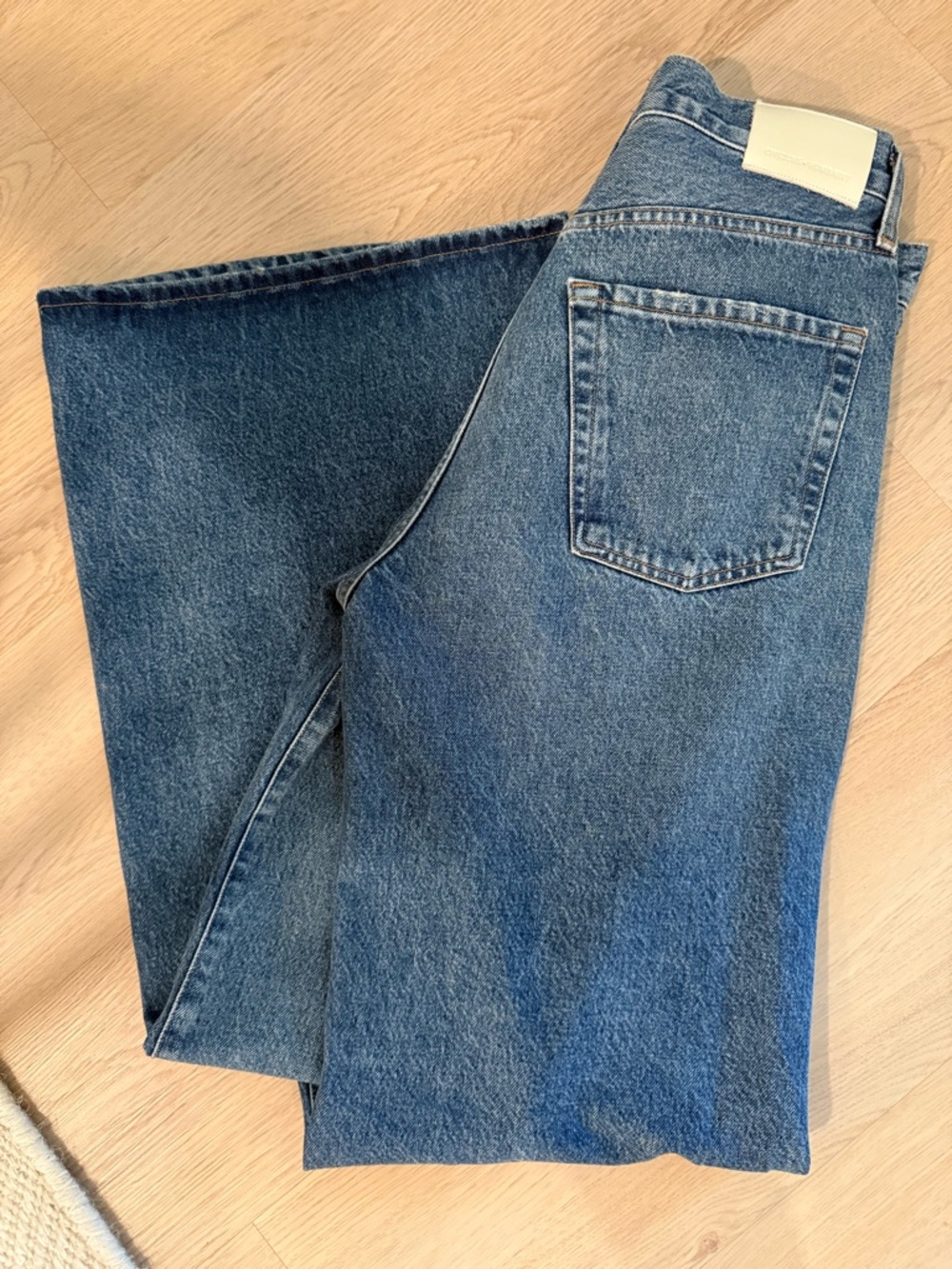 Citizens Of Humanity Beverly Wide-Leg Jeans in Indigo Blue - Picture 2 of 6